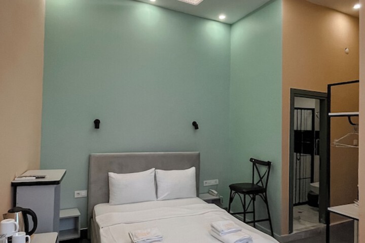Room 15 of 69