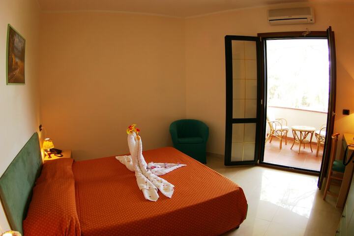 Room 9 of 70