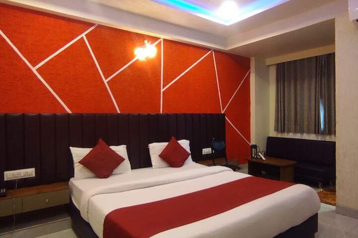 Room 5 of 44