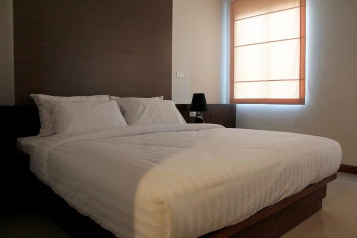 Room 3 of 56