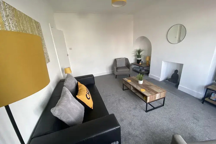 Room 11 of 17