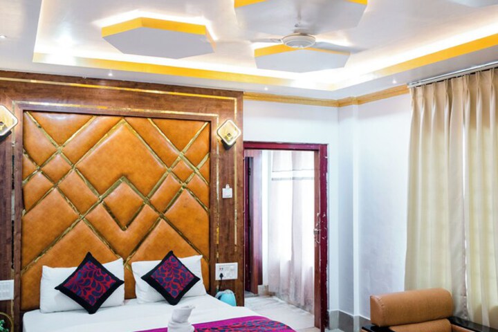 Room 15 of 36