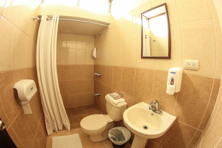 Room 32 of 50