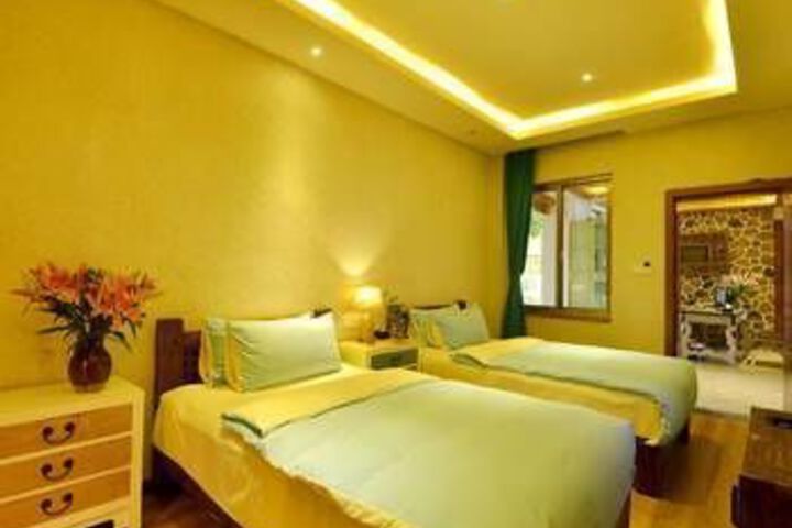 Room 2 of 26