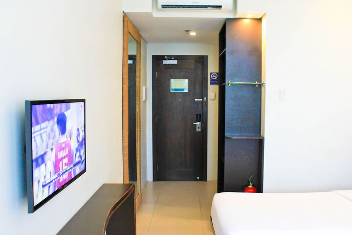 Room 10 of 33