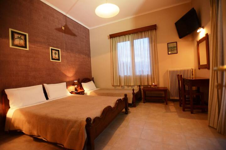 Room 4 of 25
