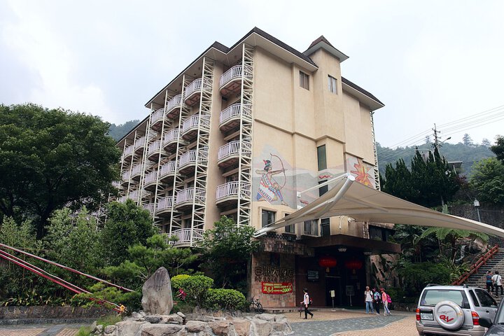 Exterior of Ku Kuan Hotspring Hotel