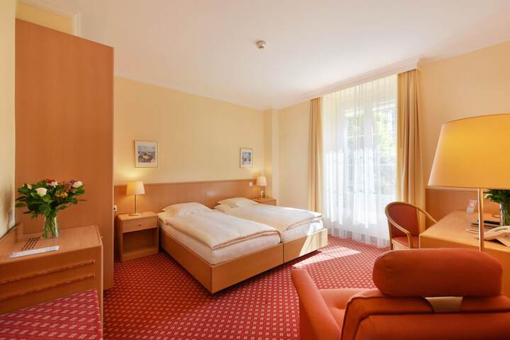Room 30 of 65