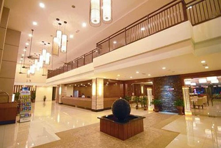 Hotel Lobby