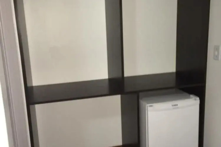 Room 3 of 8
