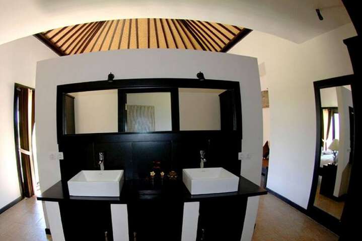 Room 16 of 49
