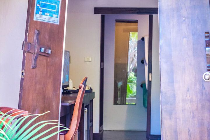 Room 3 of 78