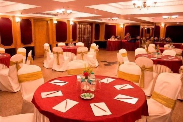 Ballroom/Hall 33 of 40