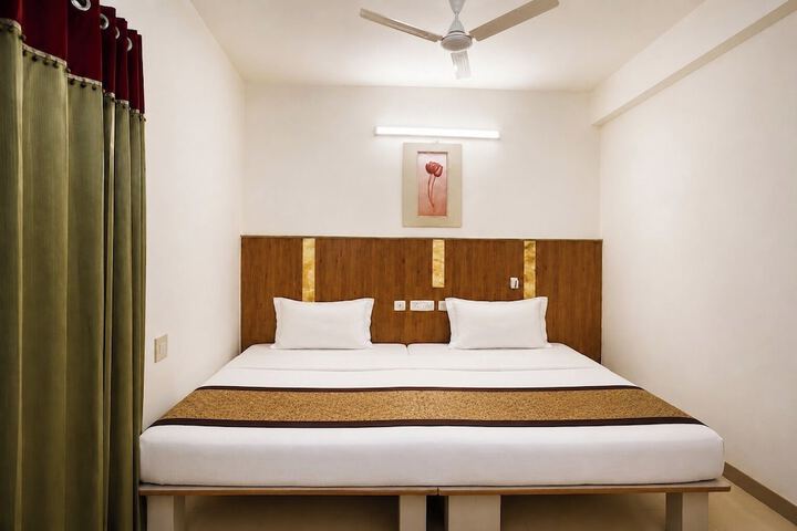 Room 2 of 7