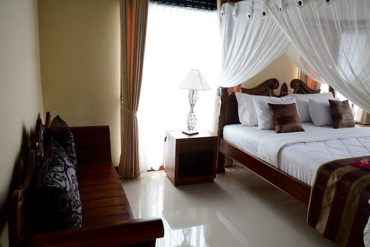Room 12 of 174