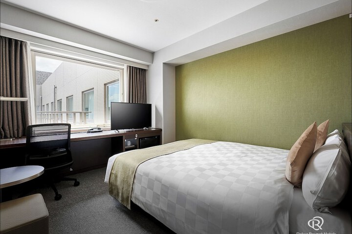 Room 7 of 48