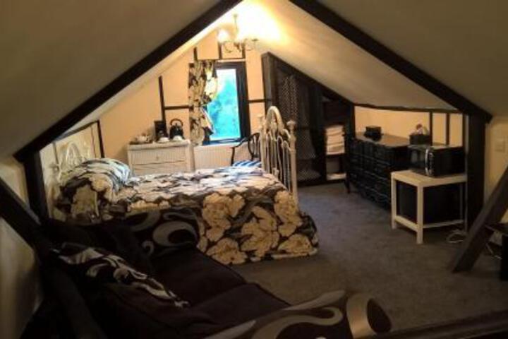 Room 9 of 13