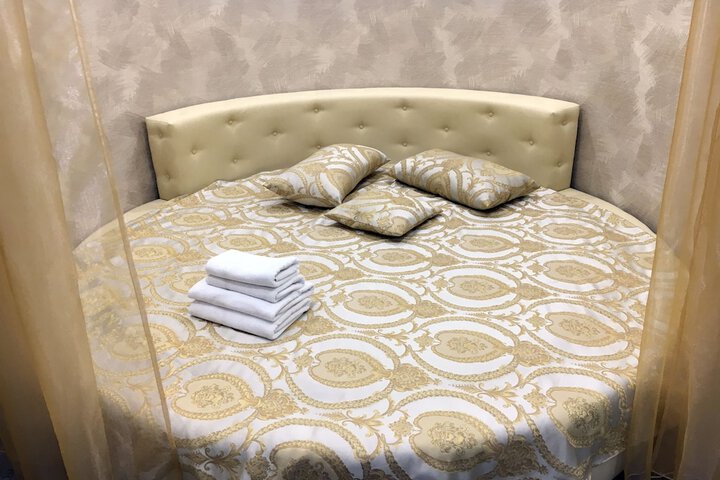 Room 6 of 68
