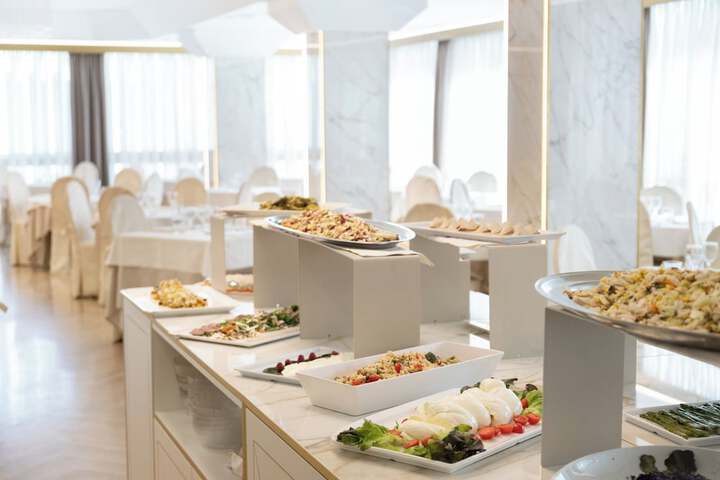 Dining 76 of 111