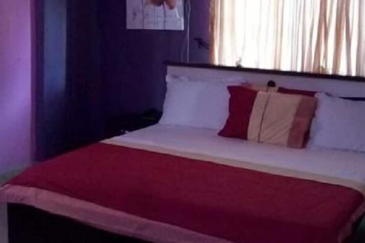 Room 8 of 11