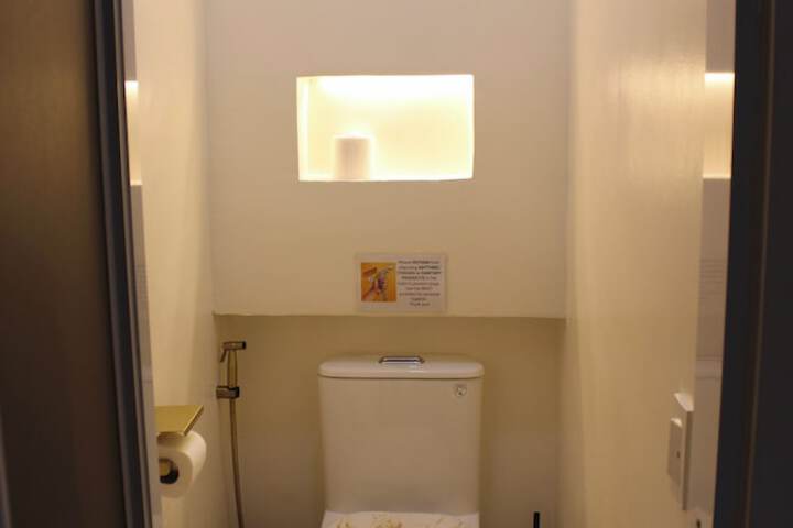 Room 74 of 83