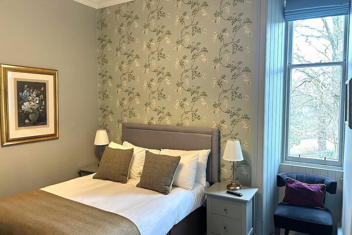 Room 34 of 158