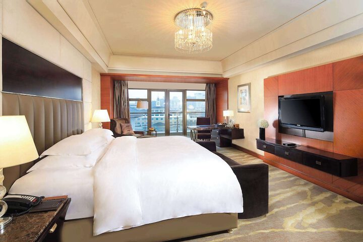 Room 9 of 85