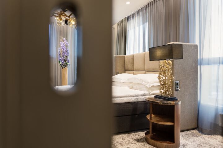 Room 10 of 78