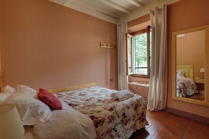 Room 4 of 6