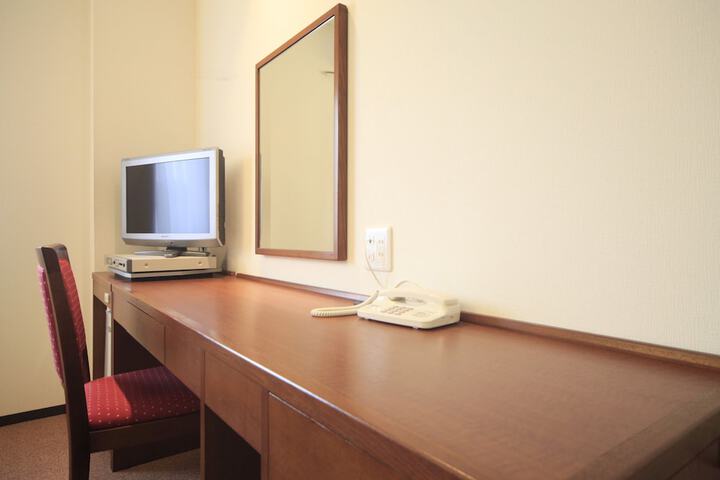 Room 5 of 72