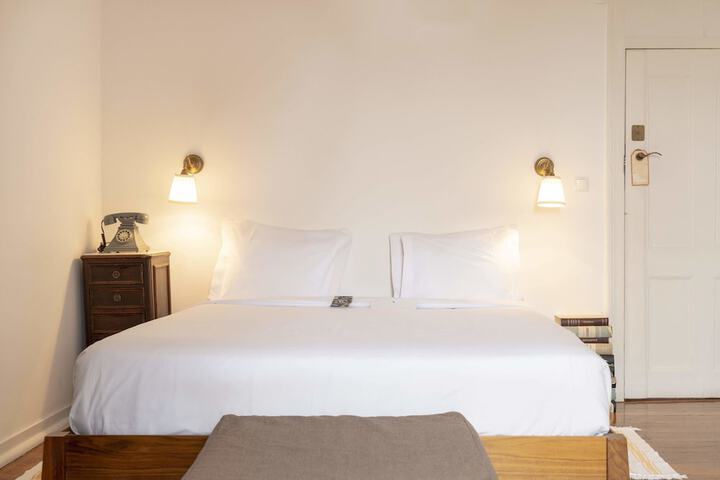 Room 25 of 65