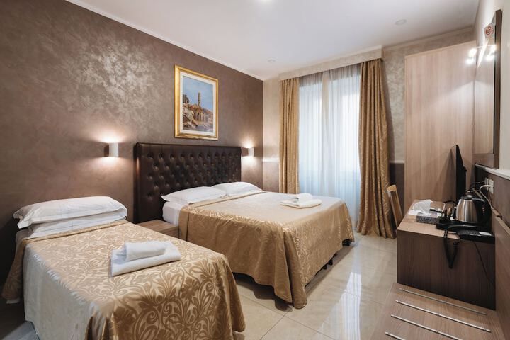 Room 19 of 180