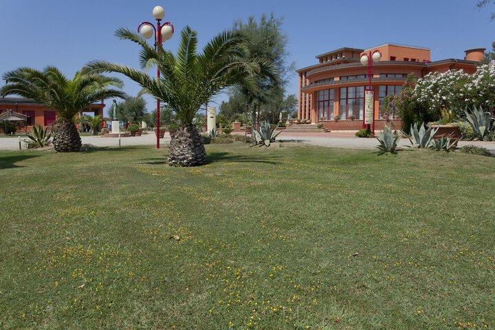 Hotel Entry