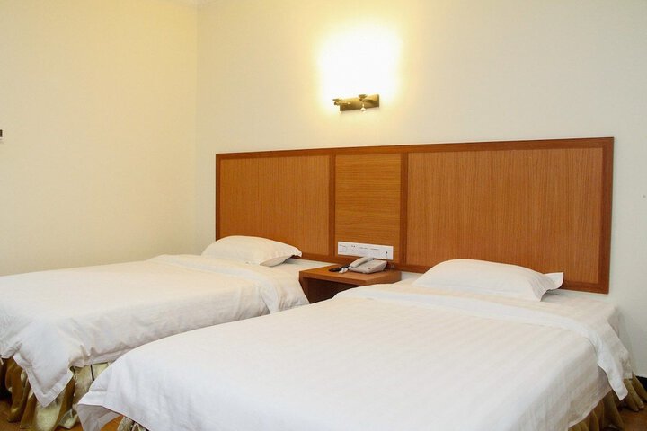 Room 5 of 12