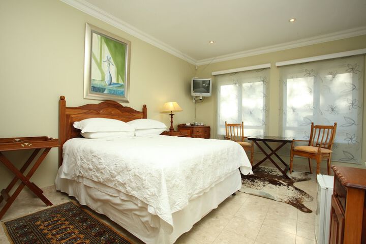 Room 7 of 11