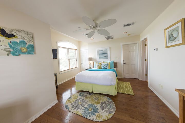 Room 11 of 34
