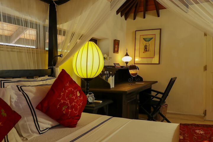 Room 30 of 80