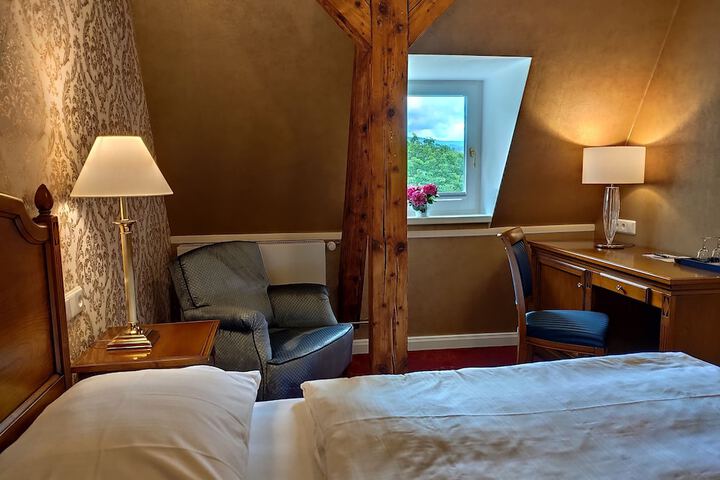 Room 53 of 115