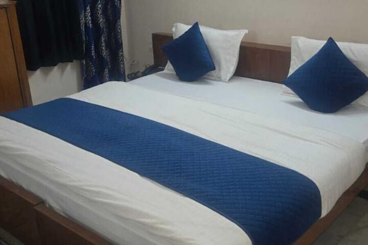 Room 16 of 33
