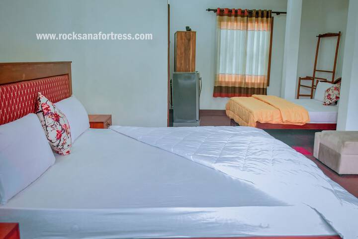 Room 4 of 50