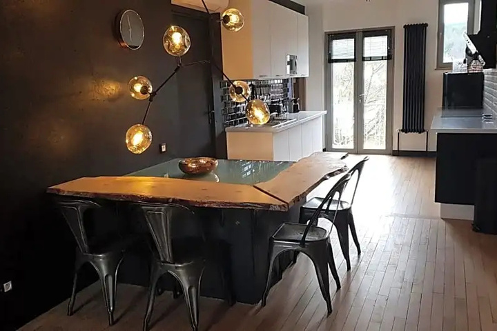 Room 6 of 21