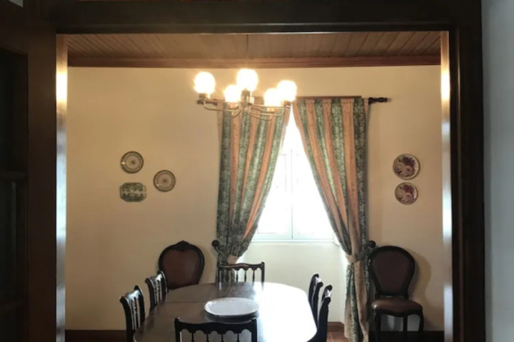 Room 6 of 13