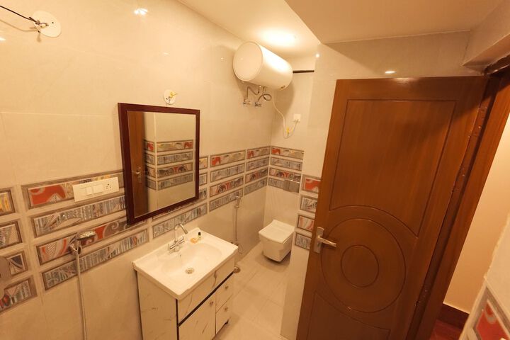 Room 12 of 29