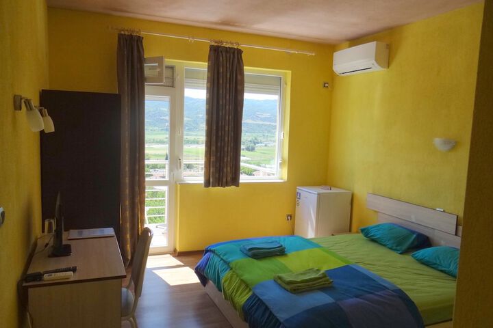 Room 6 of 21