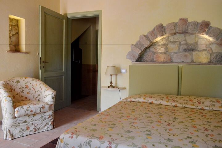 Room 17 of 105