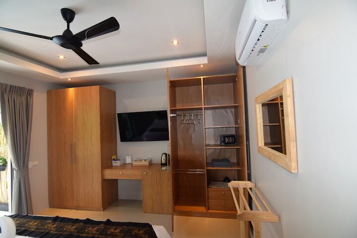 Room 42 of 112
