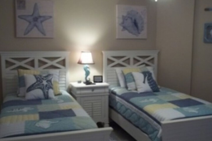Di Mucci 1207 in Daytona Beach, FL