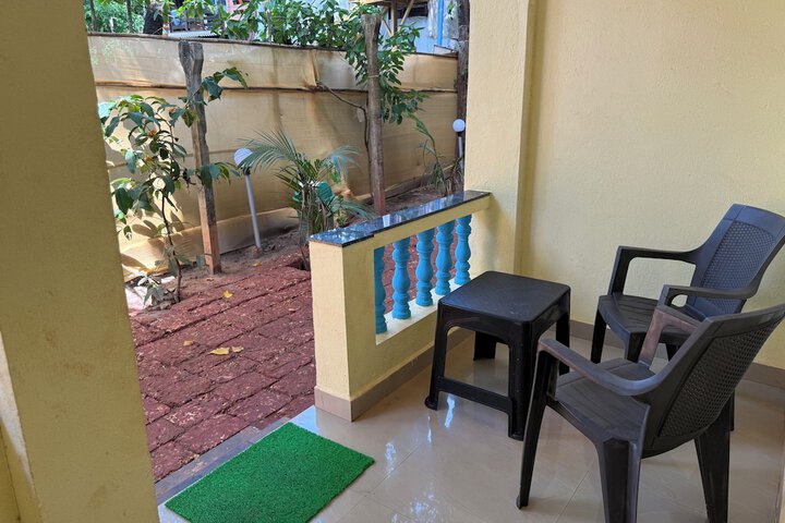 Room 2 of 25