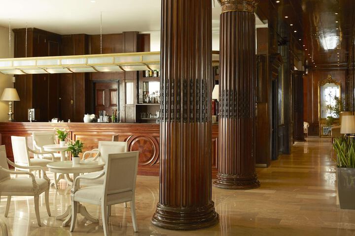 Entrance & Lobby