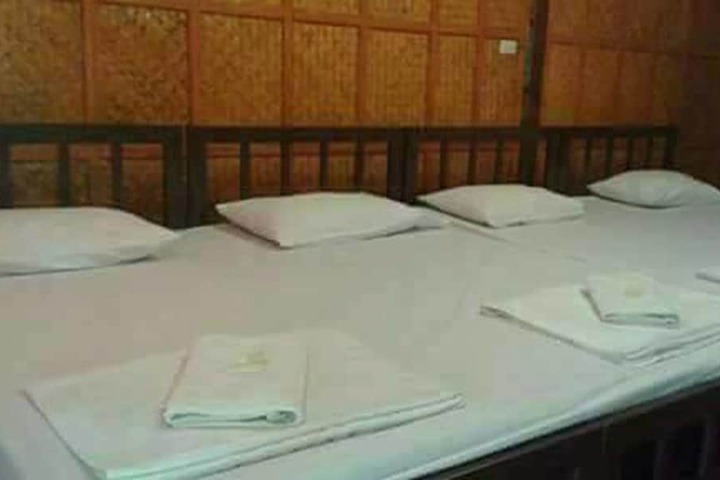 Room 9 of 25